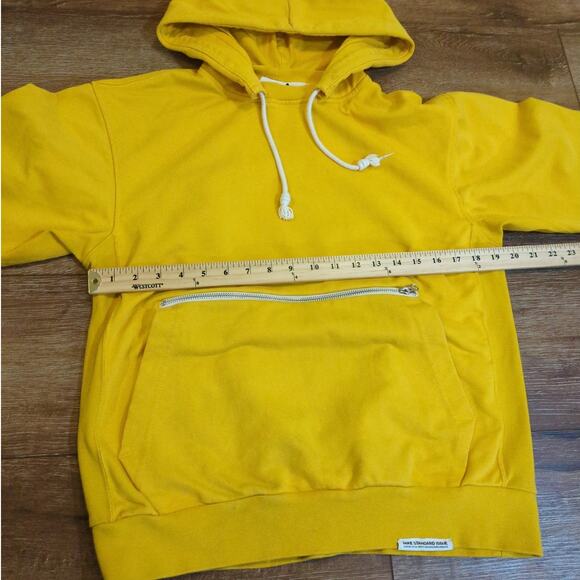 Nike Dri-Fit Standard Issue CV0864 Yellow Gold Hoodie Men's Small Zipper Pocket - Picture 3 of 8